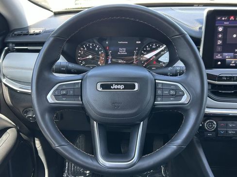 Used 2022 Jeep Compass Limited image 19