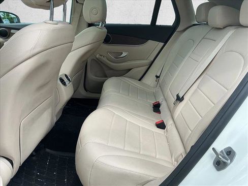 Used 2022 Mercedes-Benz GLC 300 4MATIC image 14