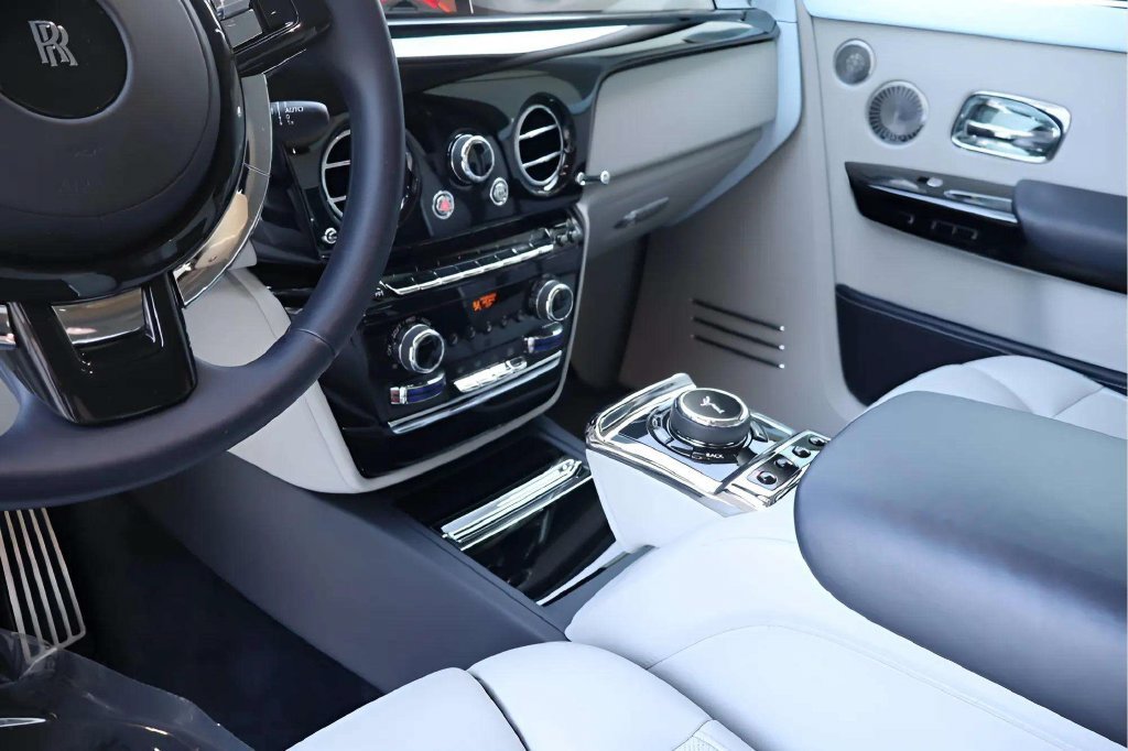Certified 2019 Rolls-Royce Phantom Sedan RWD image 21