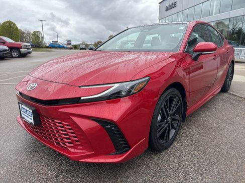 Used 2025 Toyota Camry XSE AWD/4WD image 5
