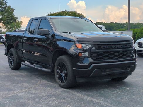Used 2025 Chevrolet Silverado 1500 Custom w/ Turbomax Blackout Package AWD/4WD image 2