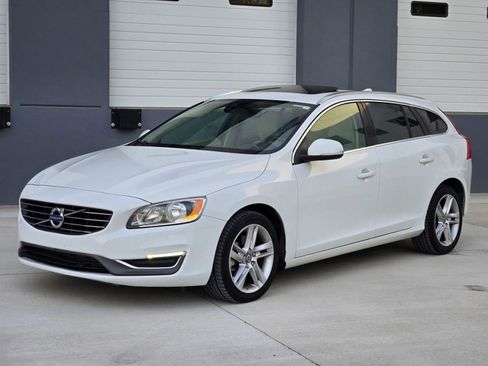 Used 2015 Volvo V60 T5 Premier image 4