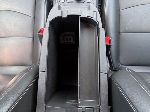 Used 2024 GMC Terrain SLT w/ Tech Package FWD image 27