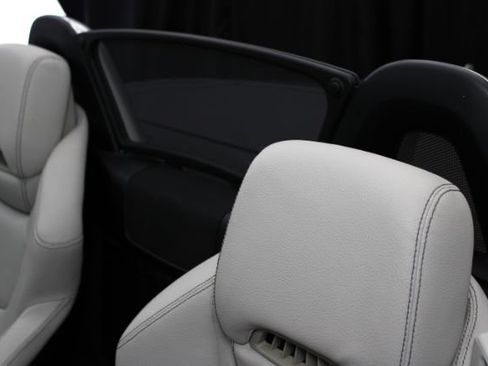 Used 2014 Mercedes-Benz SLK 250 image 19