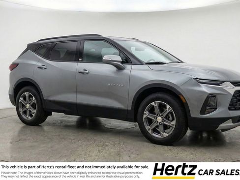 Used 2025 Chevrolet Blazer LT FWD image 1