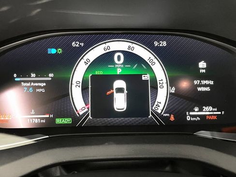 Used 2024 Toyota Venza Limited image 33