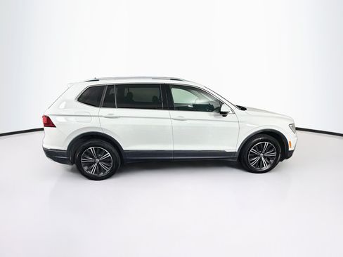 Used 2018 Volkswagen Tiguan SEL FWD image 10