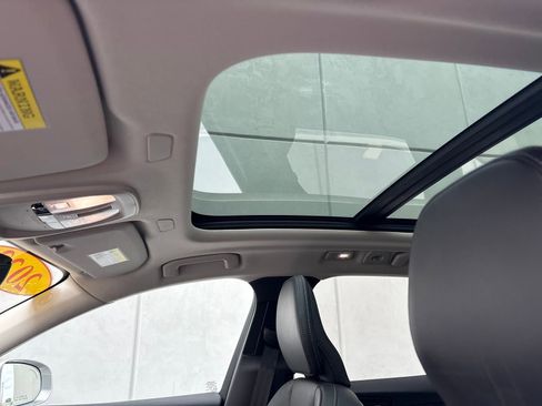 Certified 2023 Volvo XC60 B5 Ultimate w/ Climate Package image 25