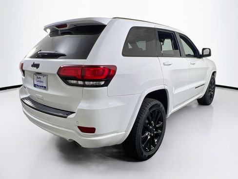 Used 2022 Jeep Grand Cherokee Laredo X image 5