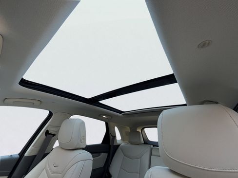 Used 2024 Cadillac XT5 Premium Luxury w/ Technology Package image 6