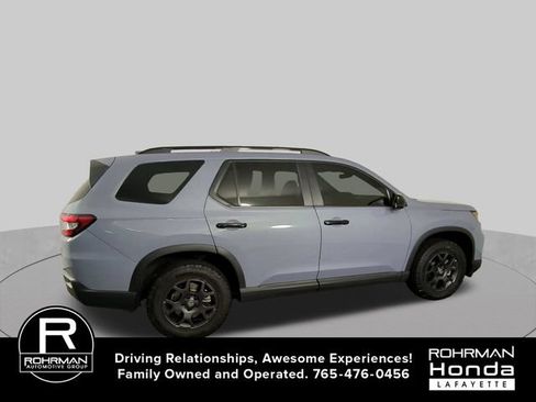 Used 2024 Honda Pilot TrailSport image 9