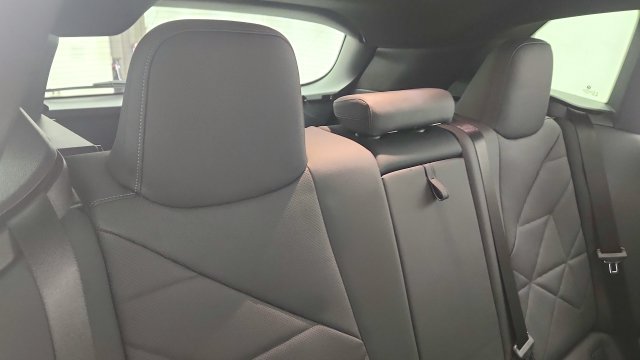 Used 2024 BMW iX xDrive50 w/ Sport Package AWD/4WD image 39