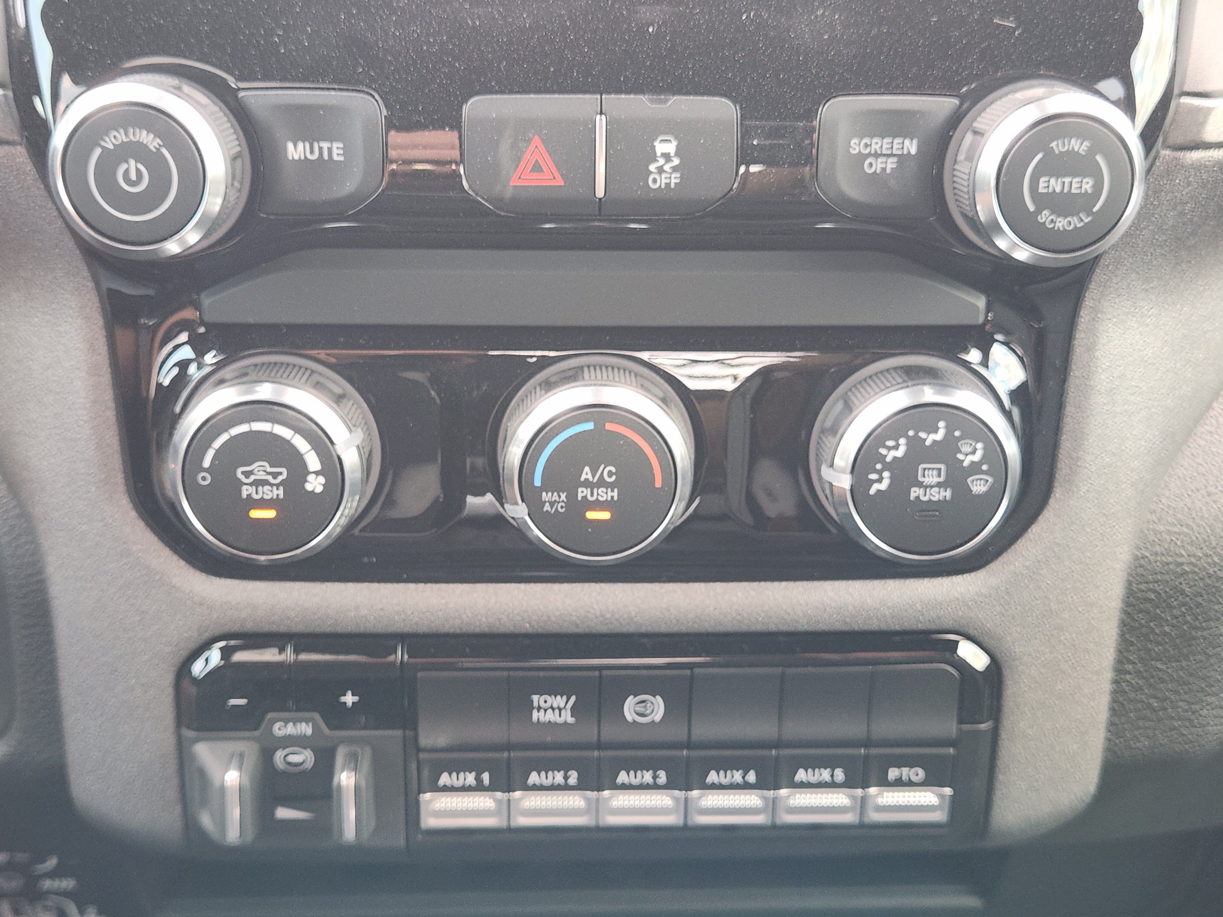 New 2026 RAM 3500 Tradesman w/ Chrome Appearance Group AWD/4WD image 15