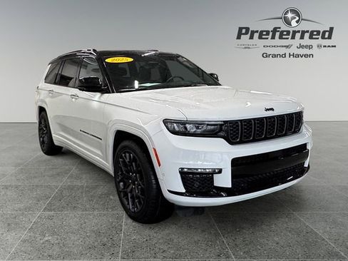 Used 2025 Jeep Grand Cherokee L Summit AWD/4WD image 1