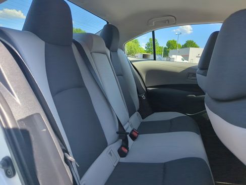 Certified 2025 Toyota Corolla LE image 21