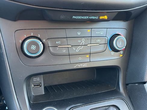 Used 2017 Ford Focus SE image 11
