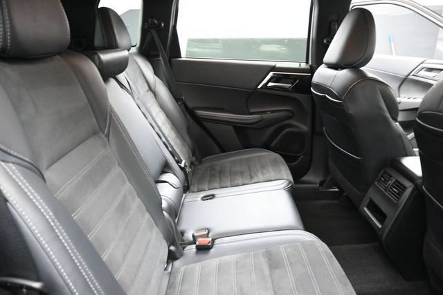 Used 2024 Mitsubishi Outlander SE FWD image 31