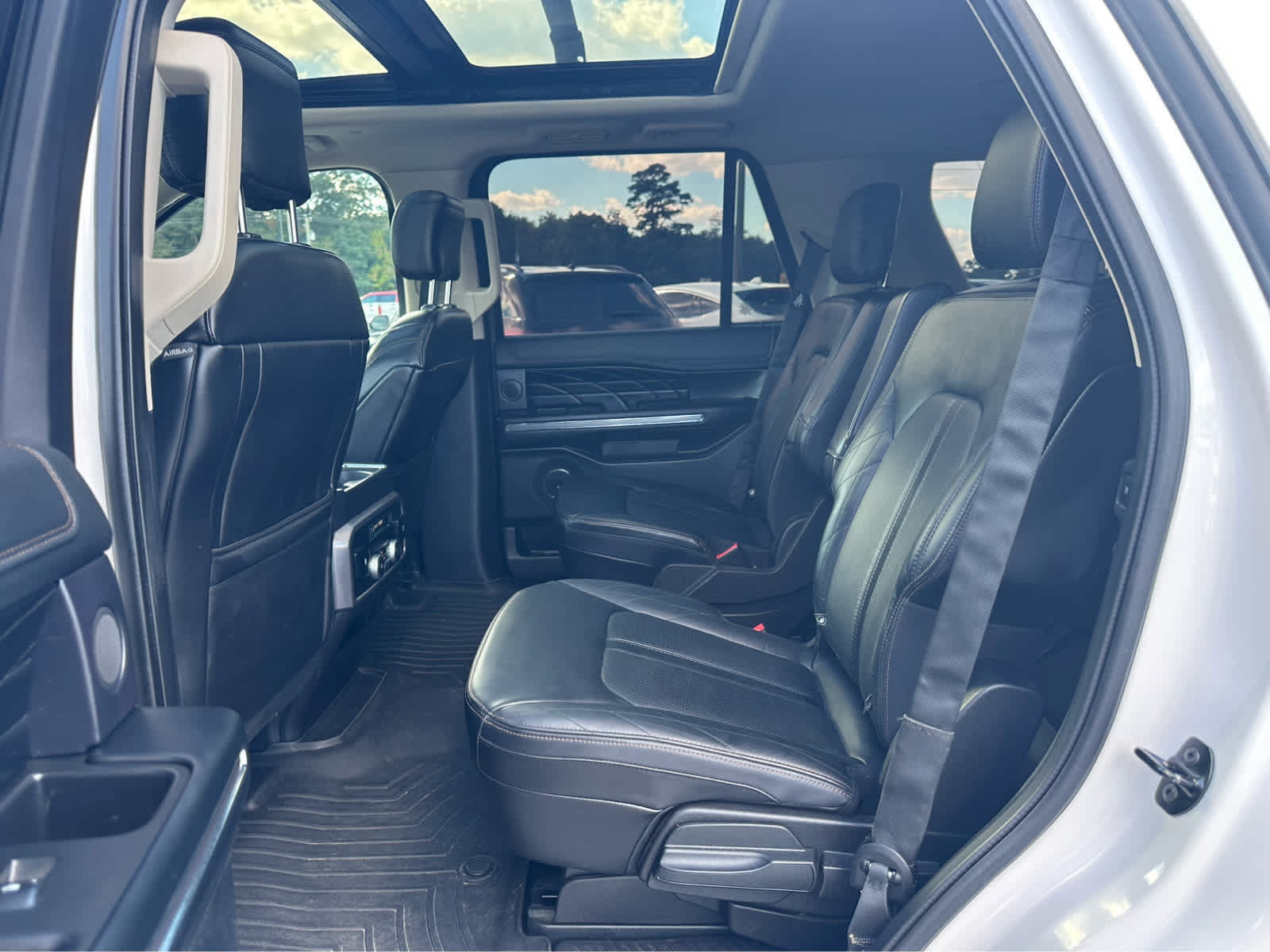 Used 2019 Ford Expedition Platinum AWD/4WD image 13