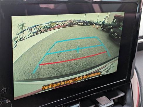 Used 2024 Toyota Corolla Cross SE image 13