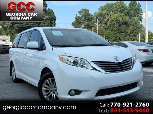 Used 2013 Toyota Sienna XLE FWD image 1
