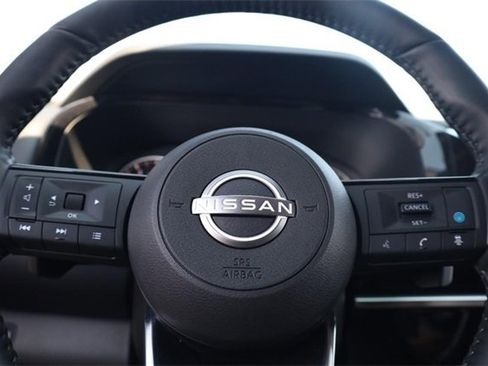 Certified 2024 Nissan Pathfinder SL image 11