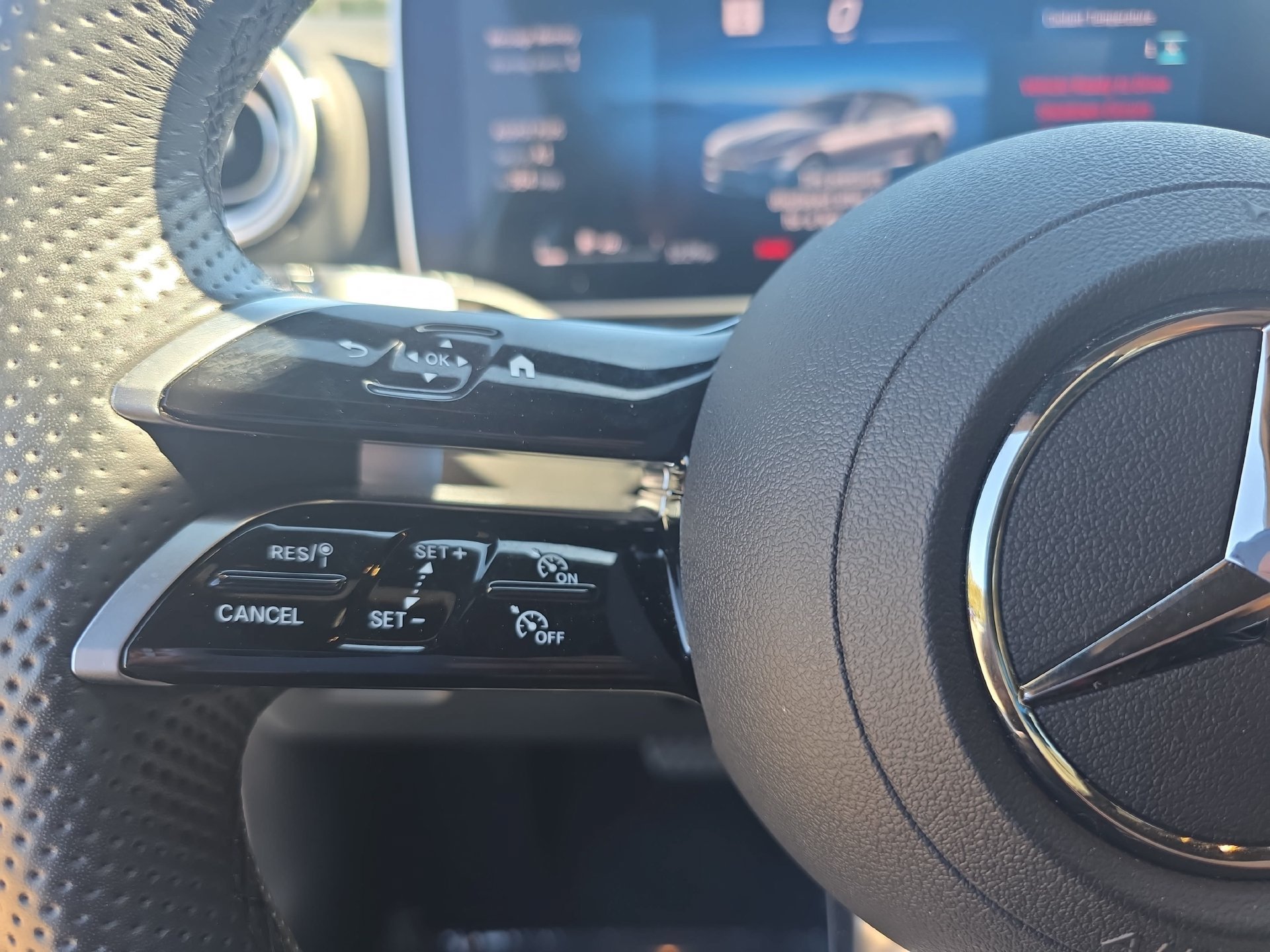 Certified 2024 Mercedes-Benz CLE 450 4MATIC Cabriolet image 17