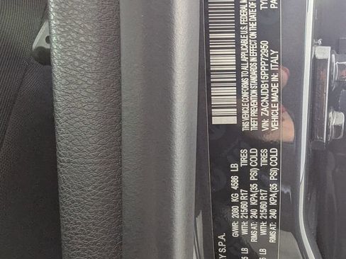 Used 2023 Jeep Renegade Latitude image 30