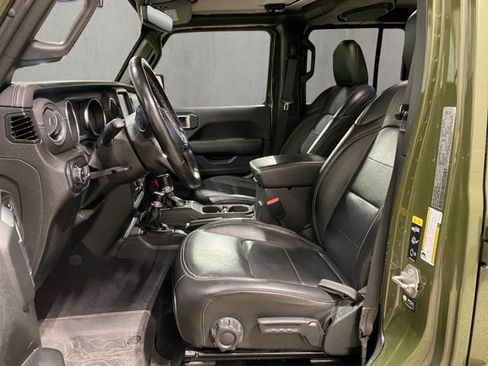 Used 2023 Jeep Gladiator Overland w/ Popular Equipment Package AWD/4WD image 12