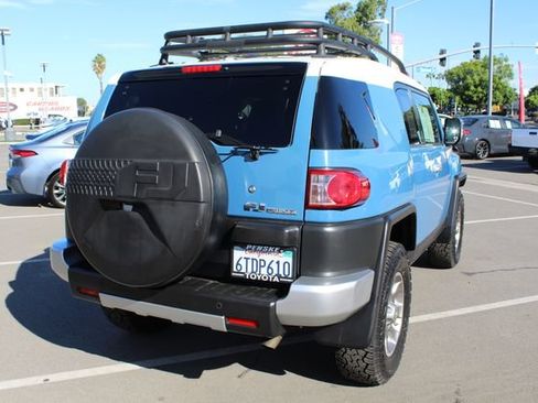Used 2011 Toyota FJ Cruiser 4WD w/ Upgrade Pkg image 14