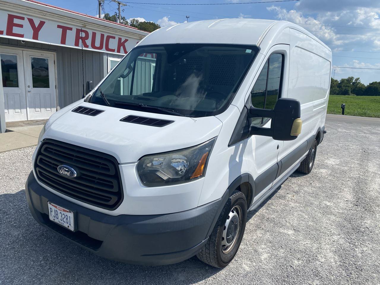 Used 2015 Ford Transit 250 148 Medium Roof RWD image 3