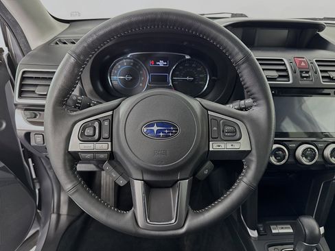 Used 2018 Subaru Forester 2.5i Touring AWD/4WD image 11