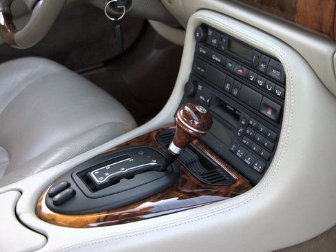 Used 1998 Jaguar XK8 Coupe image 23