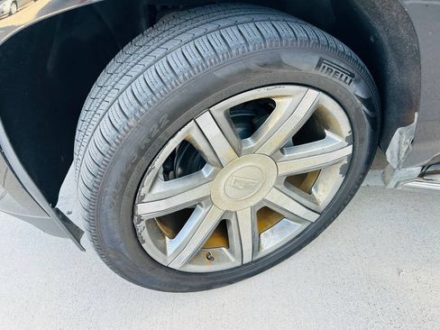 Used 2018 Cadillac Escalade 4WD image 32