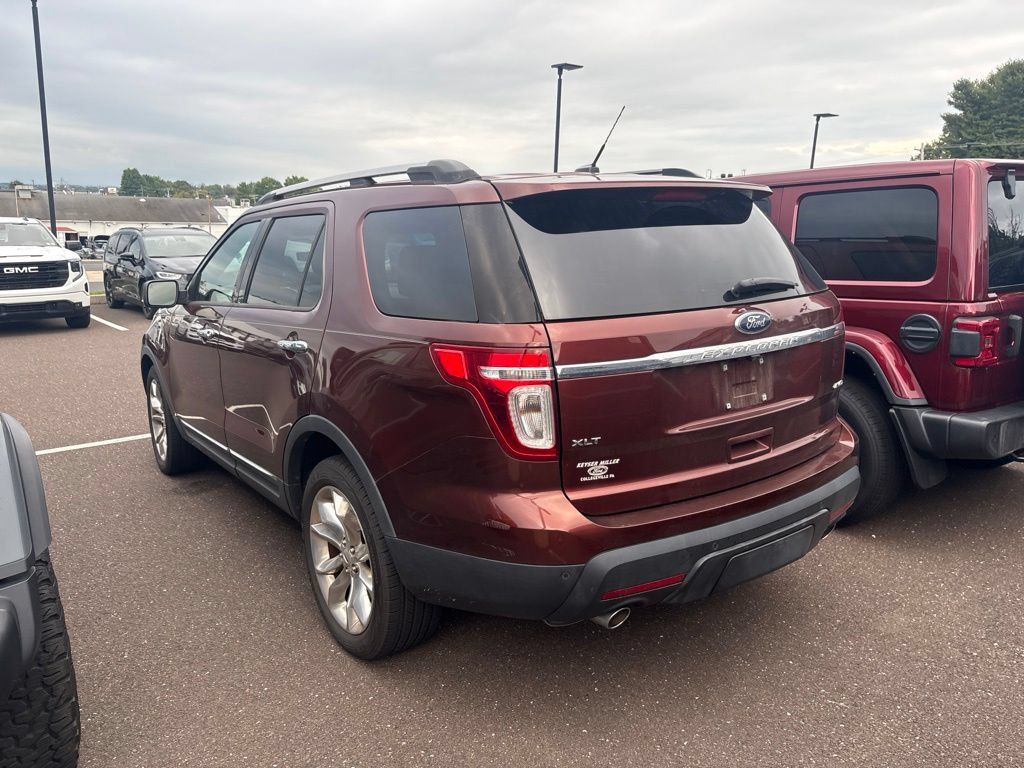 Used 2015 Ford Explorer XLT w/ Equipment Group 202A AWD/4WD image 3
