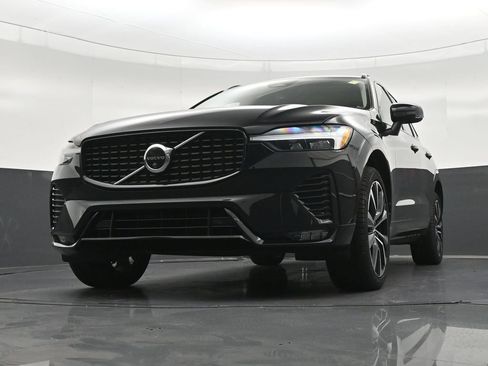 Used 2024 Volvo XC60 B5 Plus AWD/4WD image 30