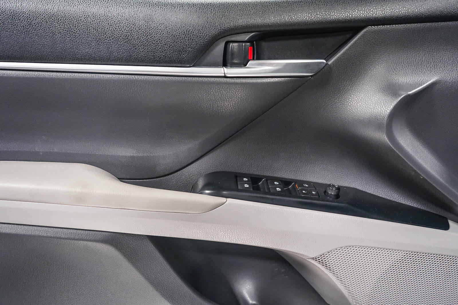Certified 2020 Toyota Camry LE FWD image 19