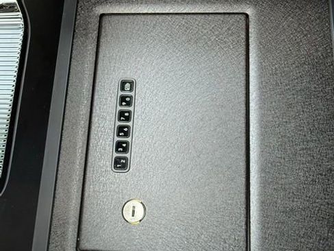 New 2025 Jeep Wagoneer Series III w/ Premium Group I image 25