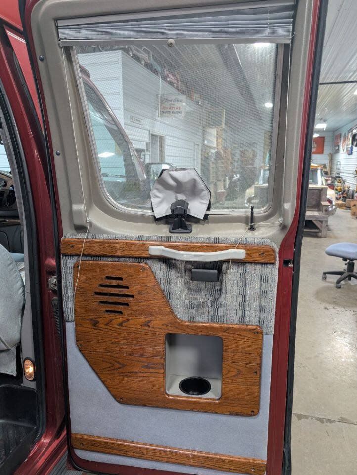 Used 1997 Ford E-250 and Econoline 250 Heavy-Duty Extended RWD image 19