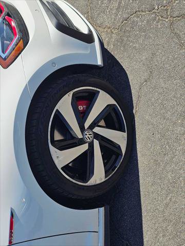 Used 2018 Volkswagen GTI Autobahn FWD image 9