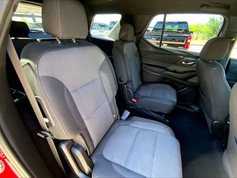 Used 2023 Chevrolet Traverse LT FWD image 19