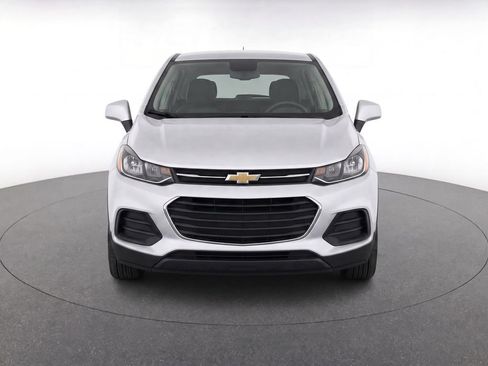 Used 2022 Chevrolet Trax LS w/ Tint and Cruise Package AWD/4WD image 7