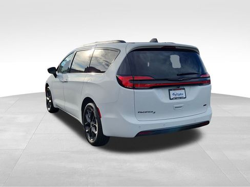 New 2026 Chrysler Pacifica Select w/ S Appearance Package image 7