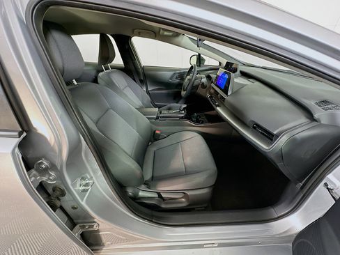 Used 2024 Toyota Prius LE image 28