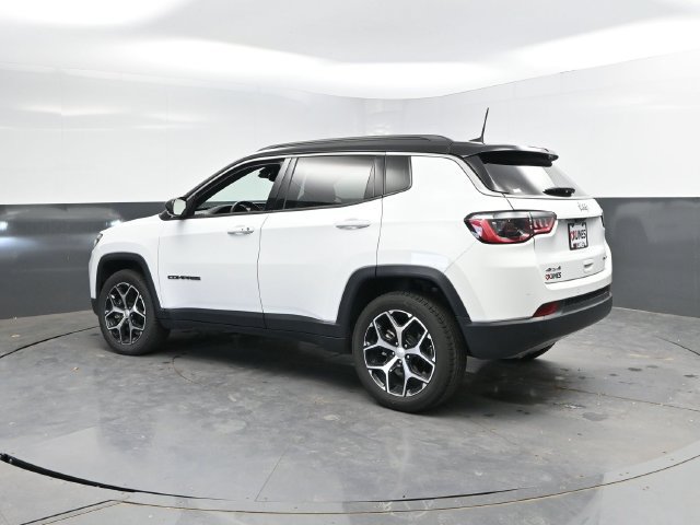 Used 2024 Jeep Compass Limited AWD/4WD image 8