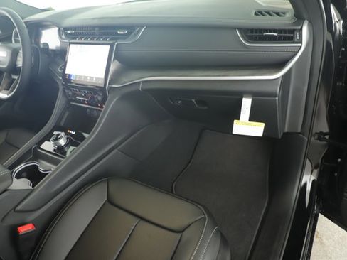 New 2025 Jeep Grand Cherokee L Limited w/ Luxury Tech Group II image 21