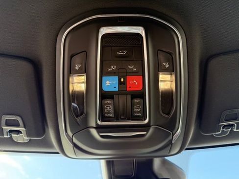 Used 2023 Jeep Grand Cherokee Altitude image 20