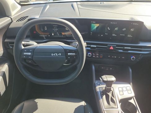 New 2026 Kia Sportage EX image 19
