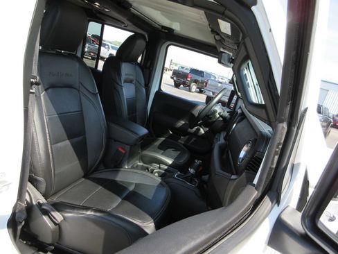Used 2023 Jeep Wrangler Unlimited Sahara w/ LED Lighting Group AWD/4WD image 21