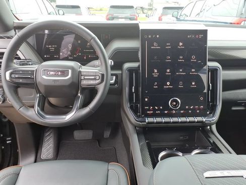 New 2026 GMC Yukon XL AT4 AWD/4WD image 16