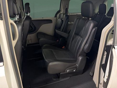 Used 2012 Chrysler Town & Country Touring-L w/ Entertainment Group #2 image 11